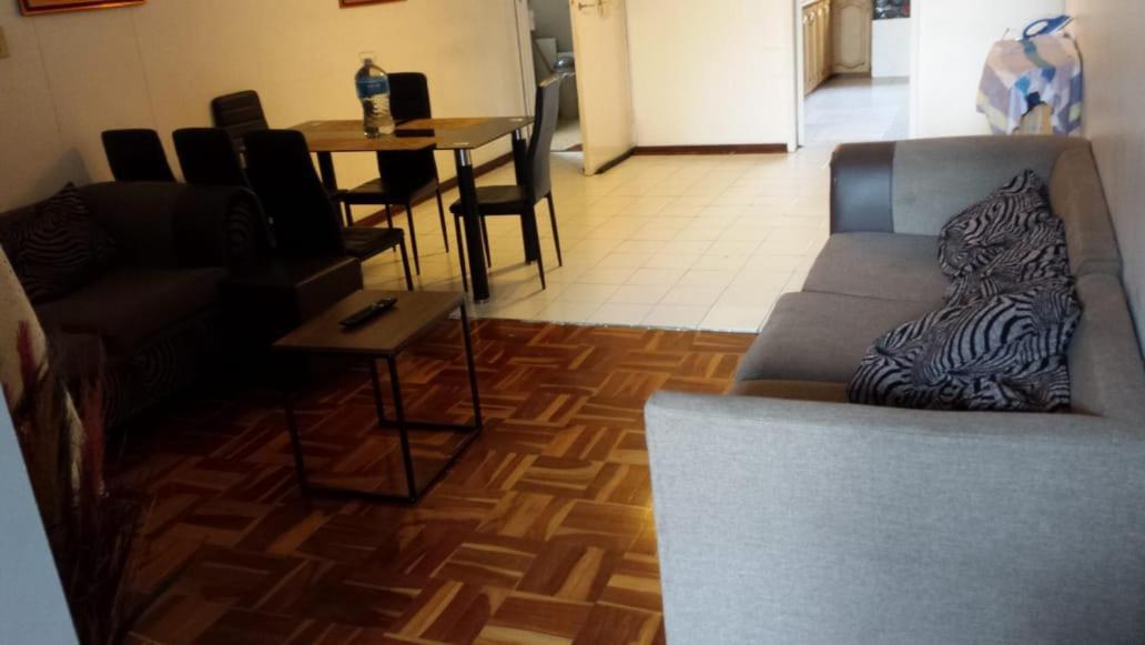 Rosebank Accommodation Johannesburg Buitenkant foto