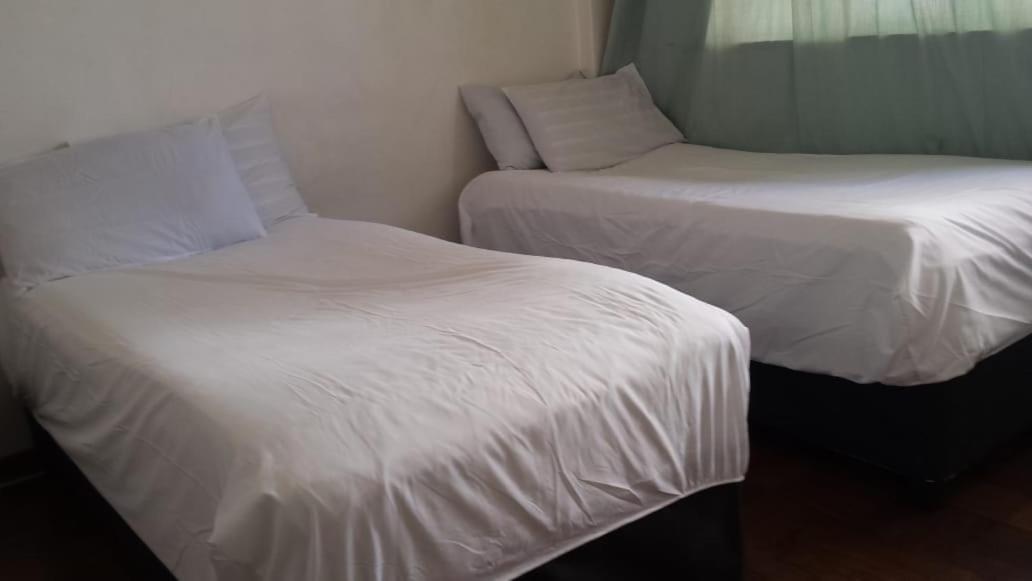 Rosebank Accommodation Johannesburg Buitenkant foto