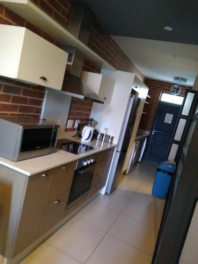Rosebank Accommodation Johannesburg Buitenkant foto